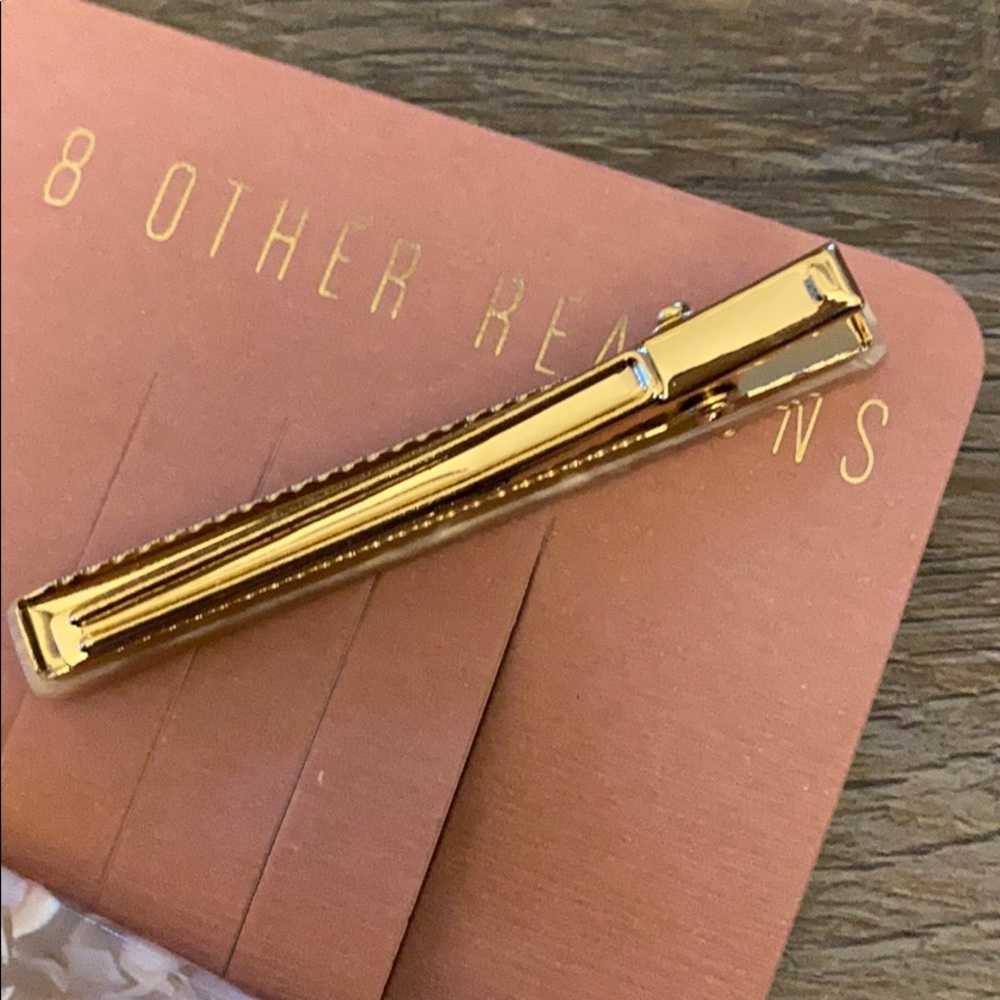 8 Other Reasons Hair Clips - Picture 4 of 5